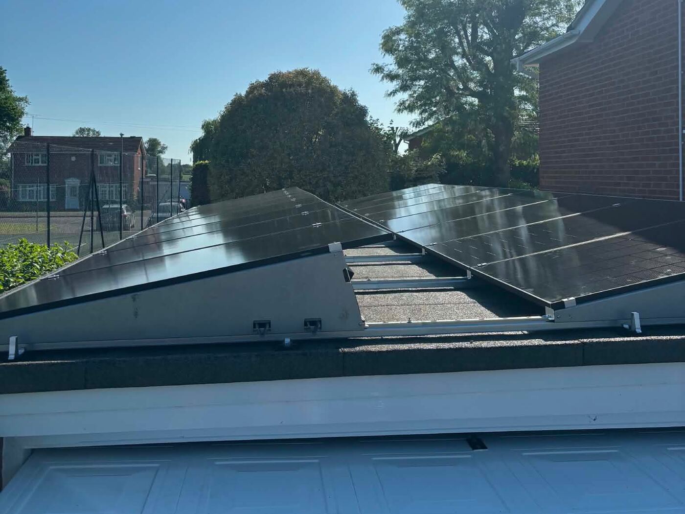 Low pitch roof array